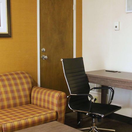 Best Western Galleria Inn & Suites Cheektowaga Bagian luar foto