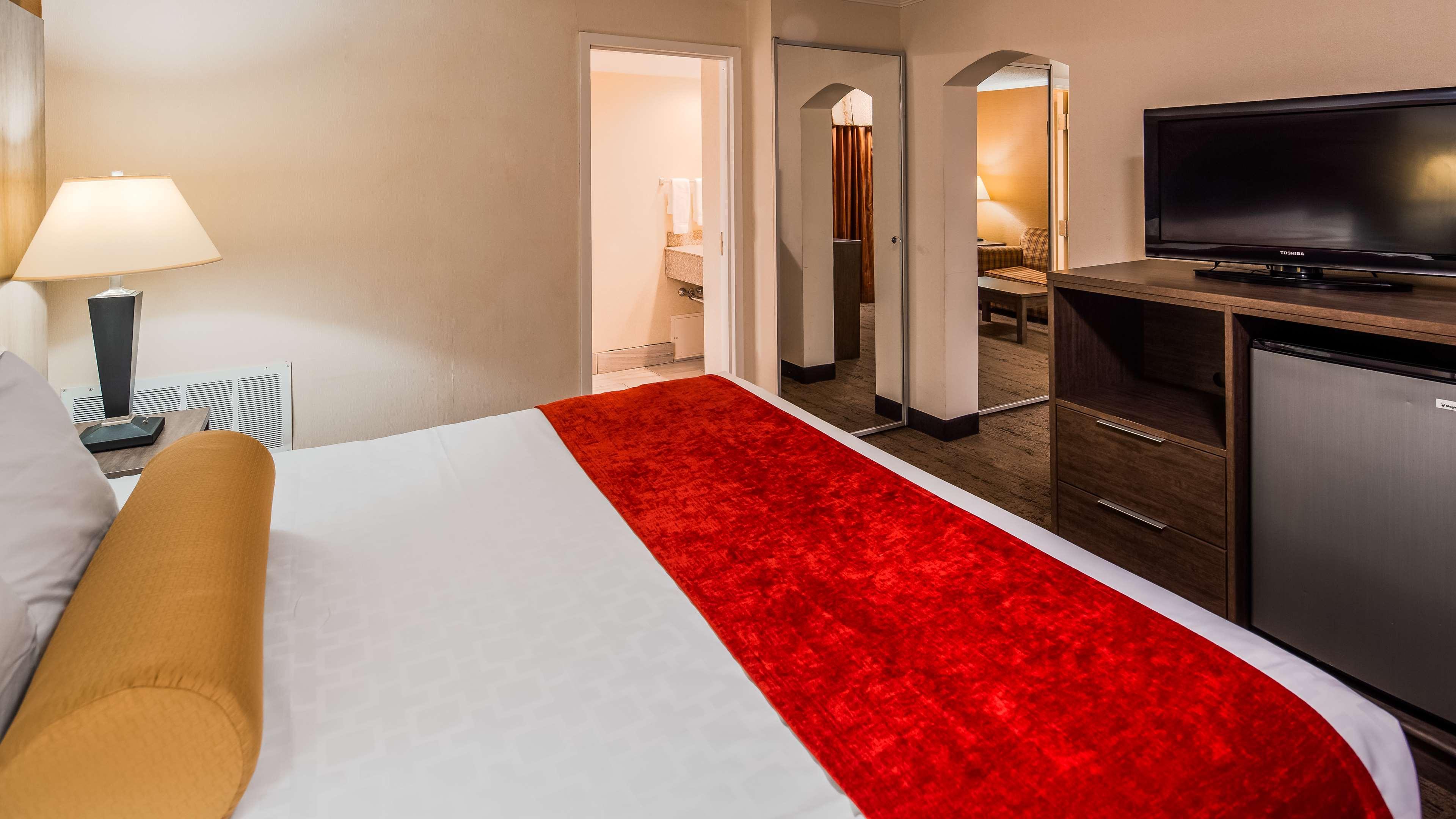 Best Western Galleria Inn & Suites Cheektowaga Bagian luar foto