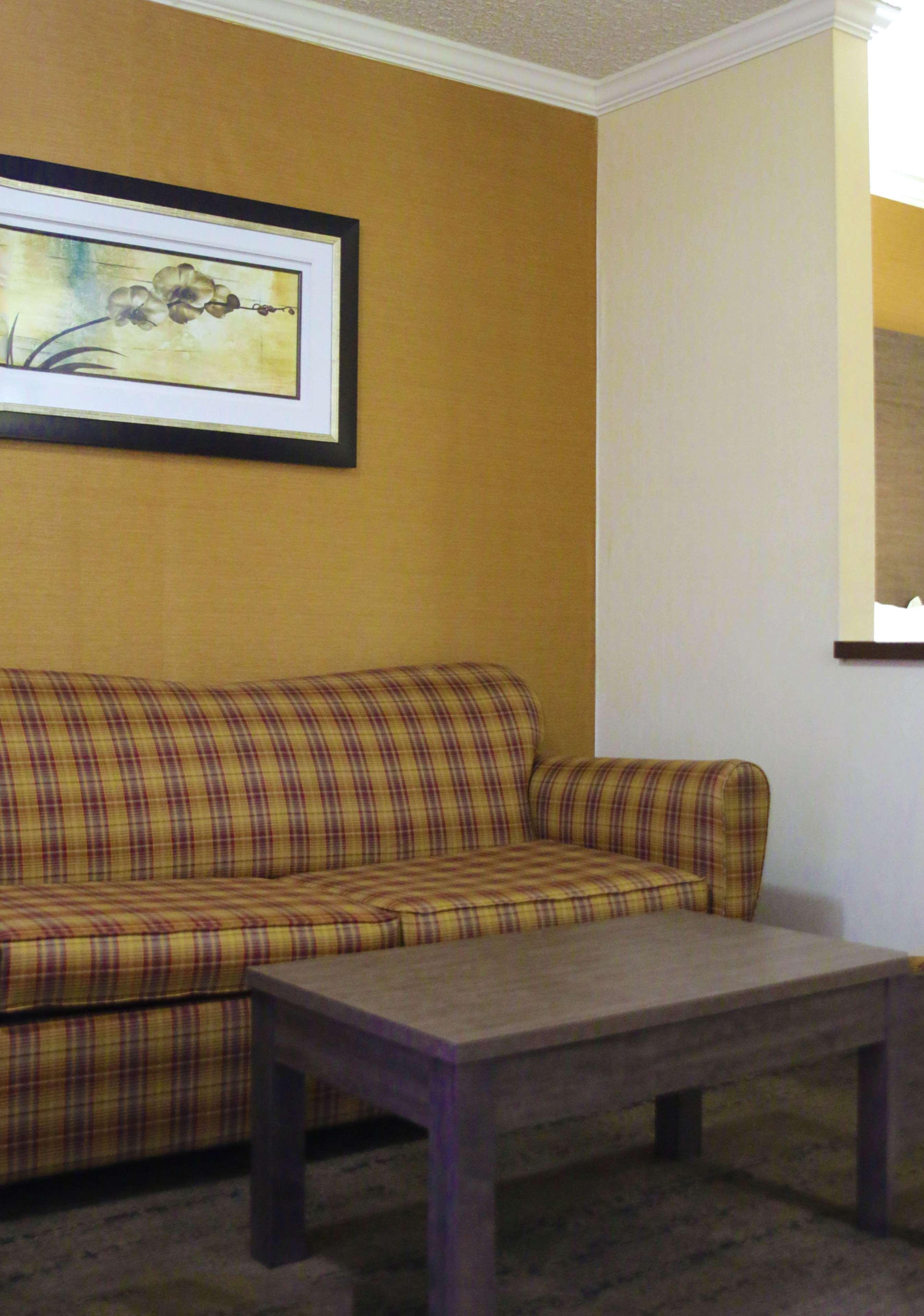 Best Western Galleria Inn & Suites Cheektowaga Bagian luar foto