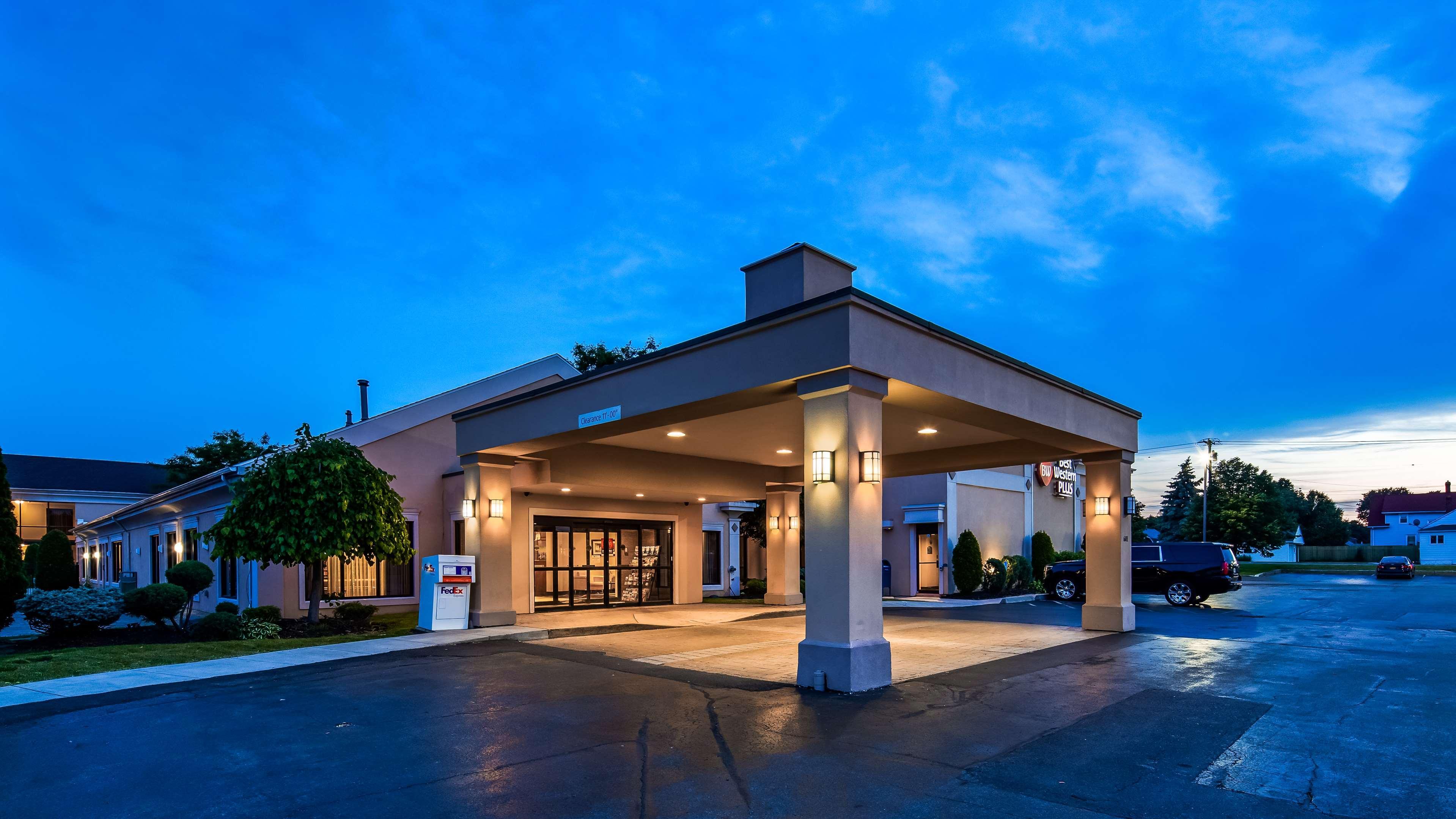 Best Western Galleria Inn & Suites Cheektowaga Bagian luar foto