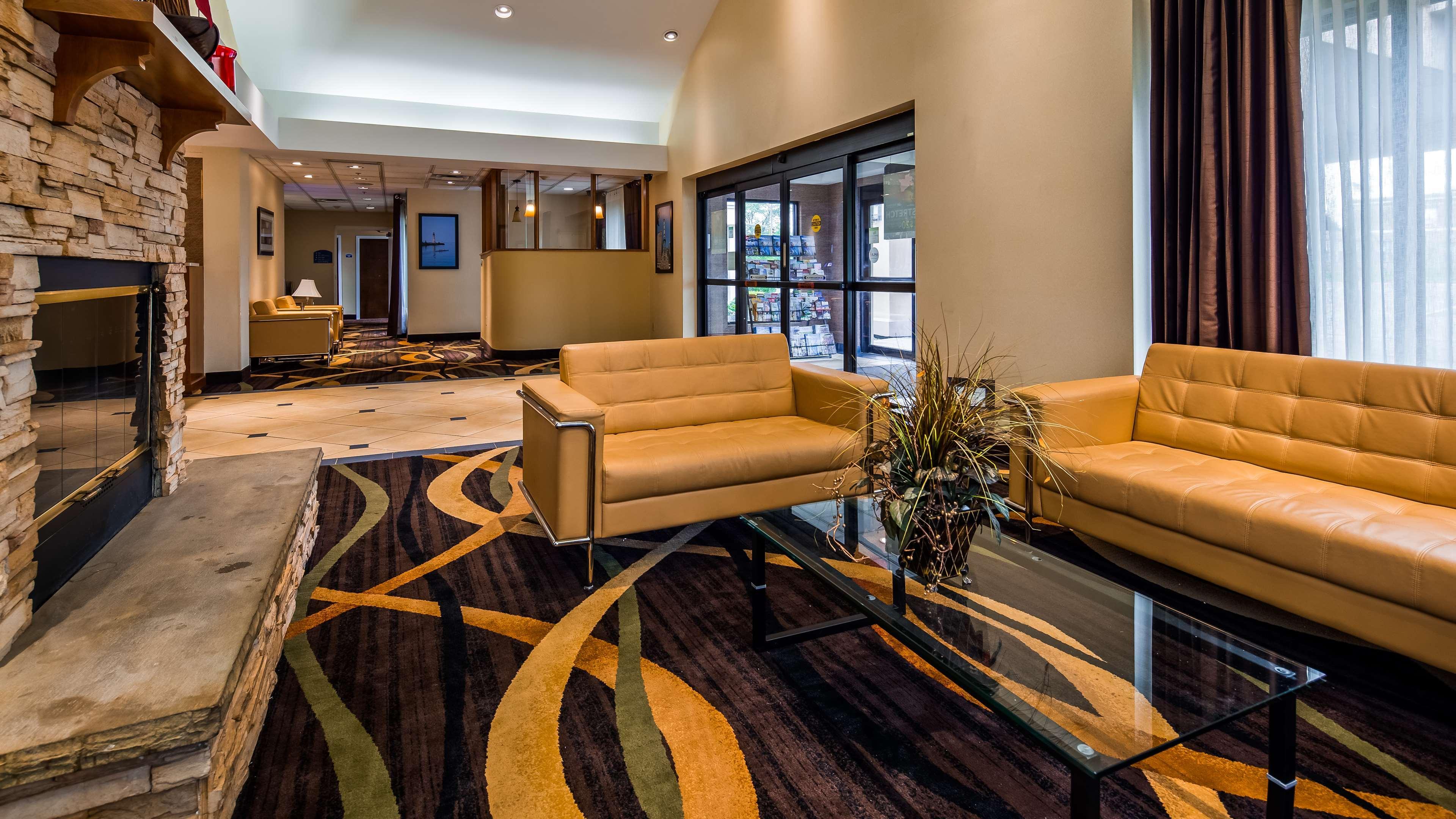 Best Western Galleria Inn & Suites Cheektowaga Bagian luar foto