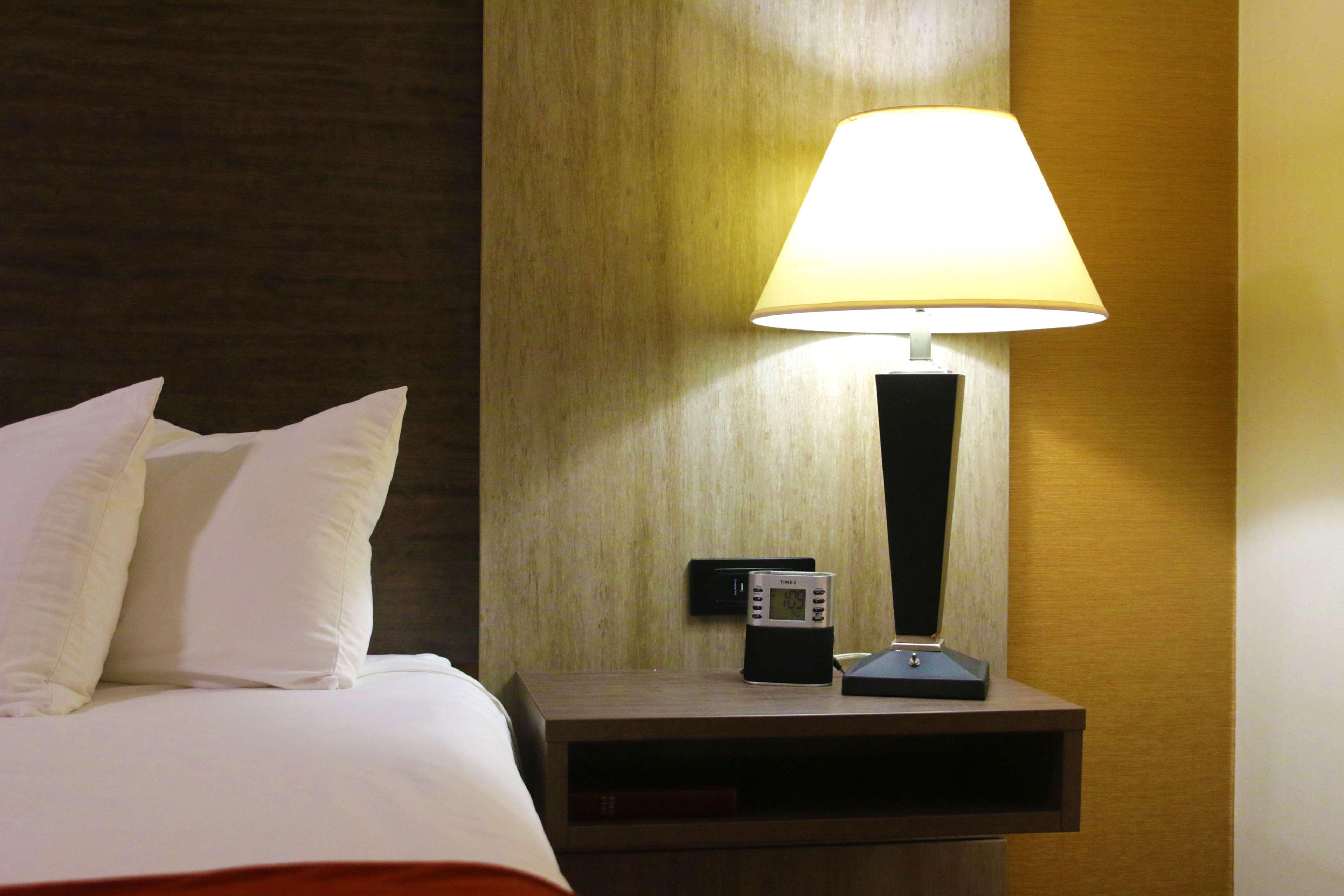 Best Western Galleria Inn & Suites Cheektowaga Bagian luar foto